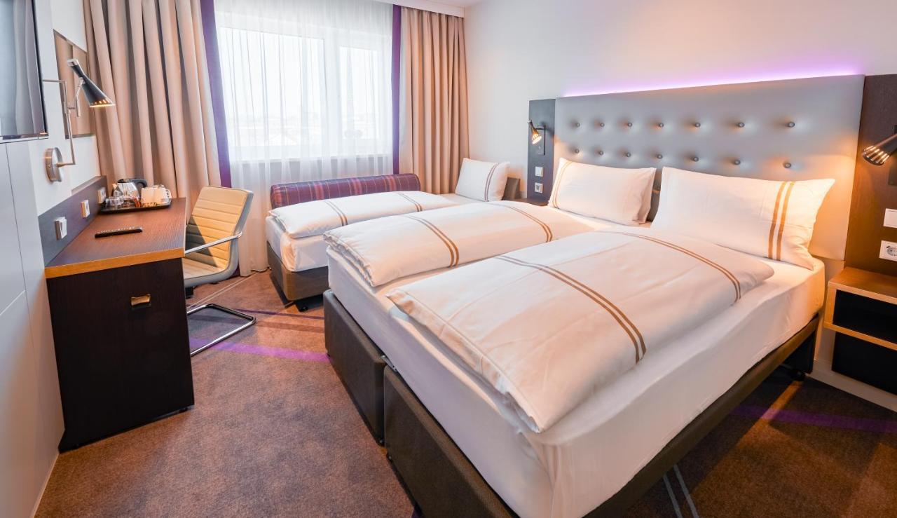 Premier Inn Saarbruecken City Congresshalle Exterior photo